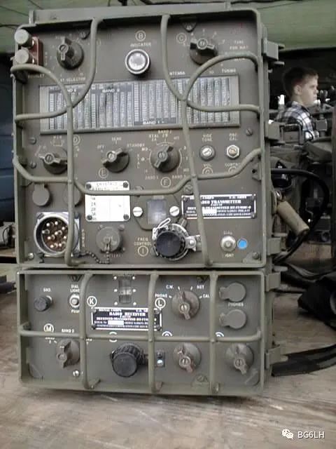 AN/GRC-9 电台 2～12MHz，AM/CW模式，最大发射功率7W/15W